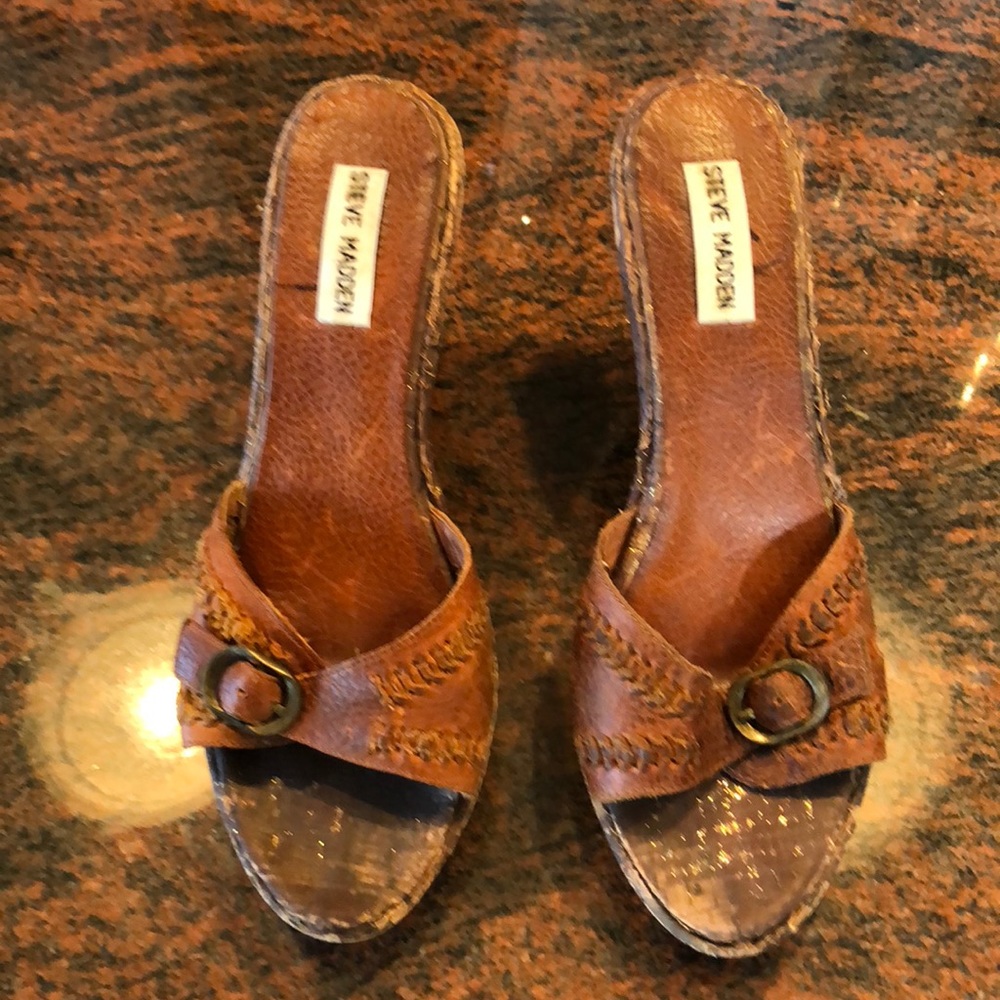 Steve Madden brown and gold wedge sandal